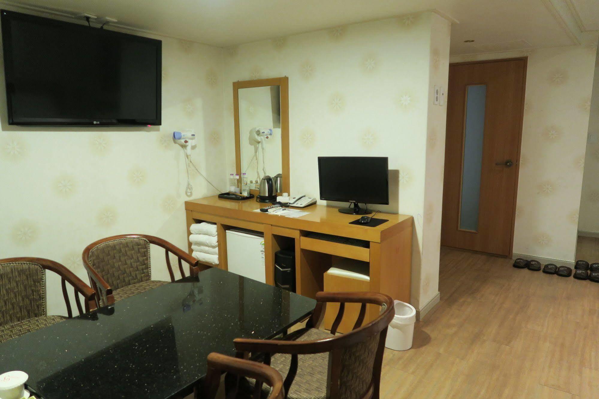 Gs Hotel Jongno Seoel Buitenkant foto